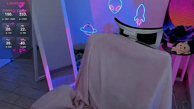 Fire Bestie online show from 03/07/25, 04:55