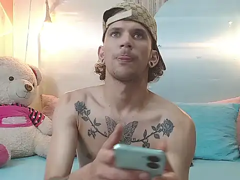 tylor boy online show from 11/26/25, 05:58