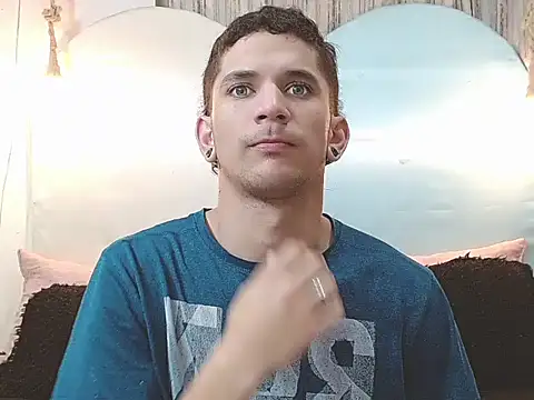 tylor boy online show from 12/18/25, 03:56