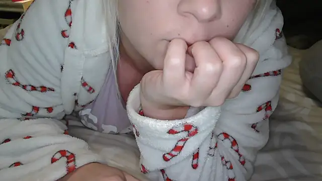 Snapshot of LaRa_forU chatting on 02/21/25, 10:15 LaRa forU online show from 02/21/25, 10:15