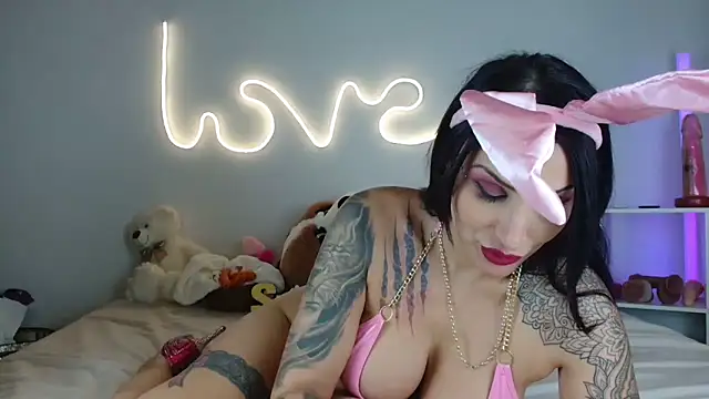 JuliaVegaOff online show from 03/30/26, 08:21