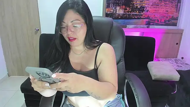 jessicarabbit 1 online show from 11/07/25, 08:20