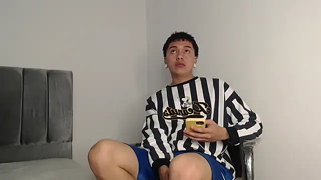 alex-lover online show from 10/30/25, 01:40