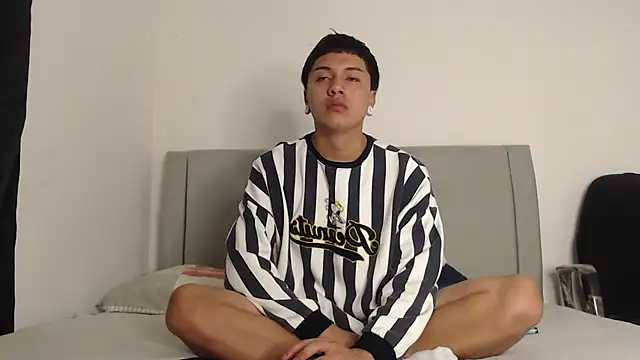 alex-lover online show from 04/21/26, 07:39