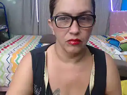 Snapshot of mom_son_dirty chatting on 12/05/24, 03:06 mom son dirty online show from 12/05/24, 03:06