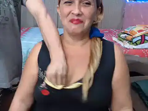 Snapshot of mom_son_dirty chatting on 01/10/25, 03:16 mom son dirty online show from 01/10/25, 03:16