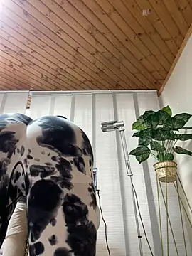 Milff parkerrr online show from 03/07/25, 08:55