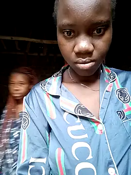 Black juicy24 online show from 11/30/25, 04:27