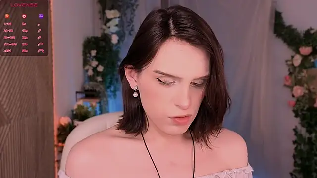 Snapshot of _yourFoxy_ chatting on 12/10/24, 05:39  yourFoxy  online show from 12/10/24, 05:39