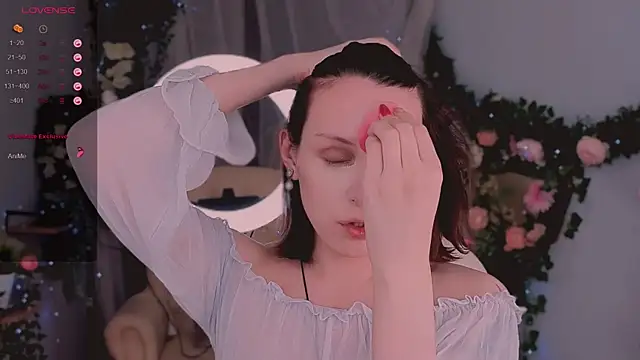 Snapshot of _yourFoxy_ chatting on 12/21/24, 02:15  yourFoxy  online show from 12/21/24, 02:15