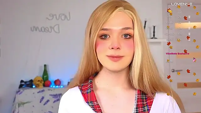 Snapshot of _yourFoxy_ chatting on 10/31/25, 03:24 yourFoxy online show from 10/31/25, 03:24