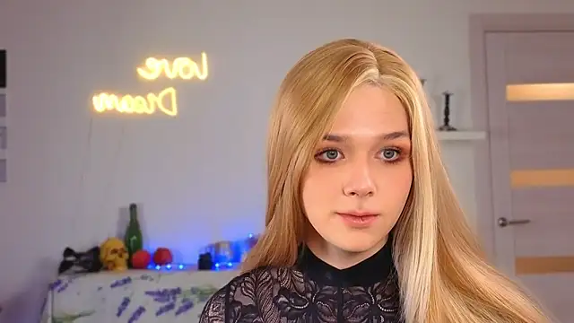 Snapshot of _yourFoxy_ chatting on 11/03/25, 04:41 yourFoxy online show from 11/03/25, 04:41