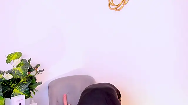 Snapshot of DakottaHill chatting on 02/28/25, 05:26 DakottaHill online show from 02/28/25, 05:26