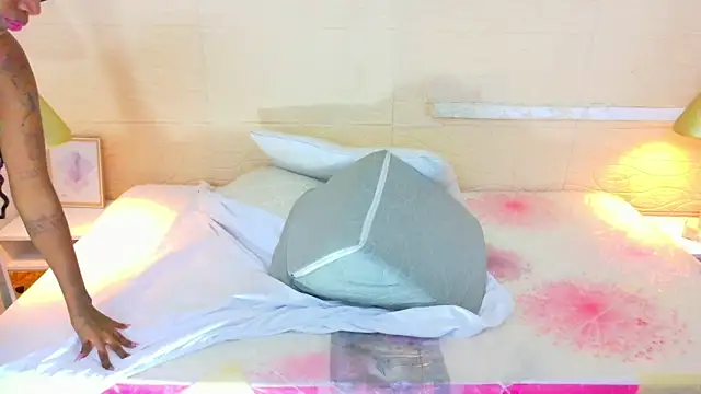 Chocolatte bar online show from 02/10/26, 01:59