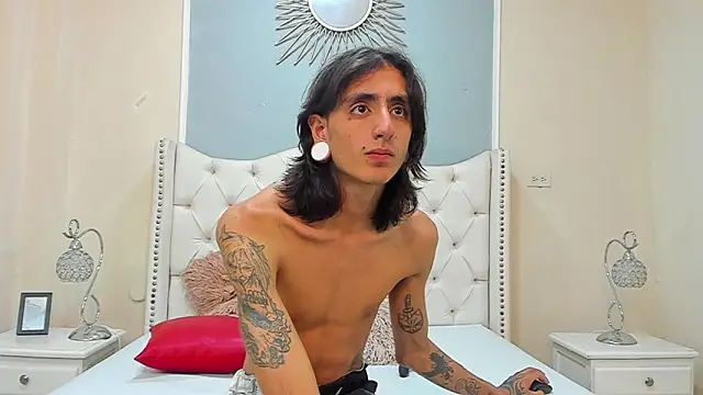 Matthew Dixonn online show from 12/18/24, 04:09