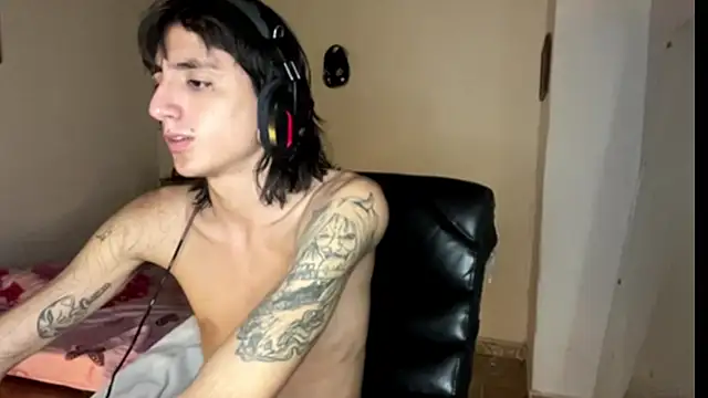 Matthew Dixonn online show from 02/06/25, 01:05