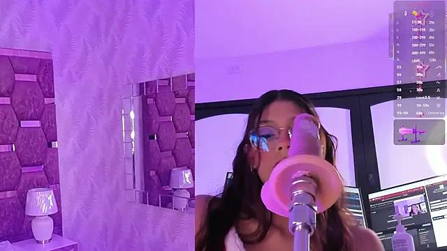 LunaAridi online show from 12/17/25, 01:39