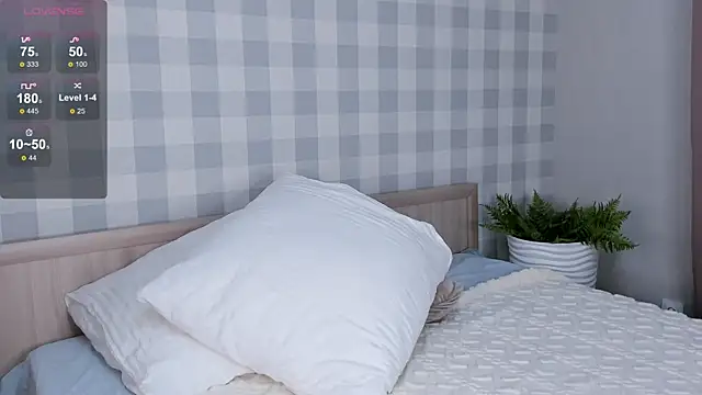 Butterflys1268 online show from 12/24/24, 09:11