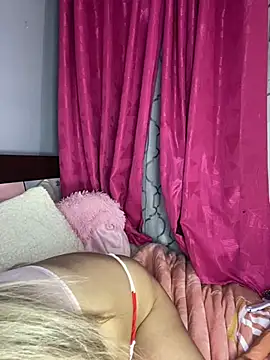 lunaapppp online show from 02/17/25, 02:42