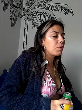 Sweel Leyva18 online show from 12/05/24, 06:22