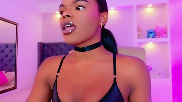 CamiEstrada online show from 09/29/25, 09:19