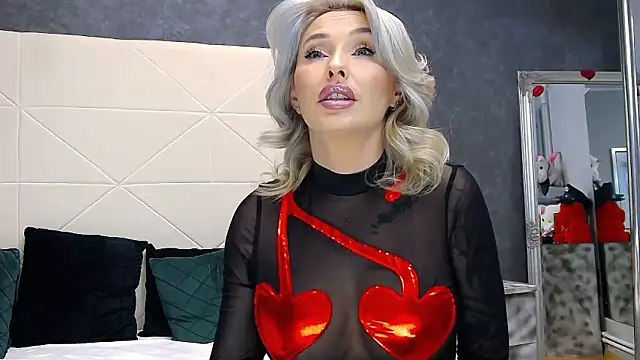 IssaSmith online show from 01/11/26, 04:01