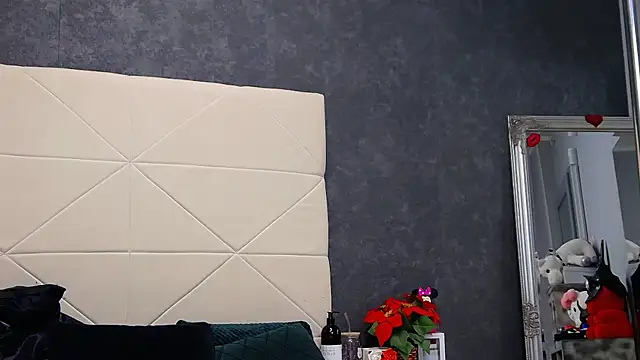 IssaSmith online show from 04/21/26, 07:25