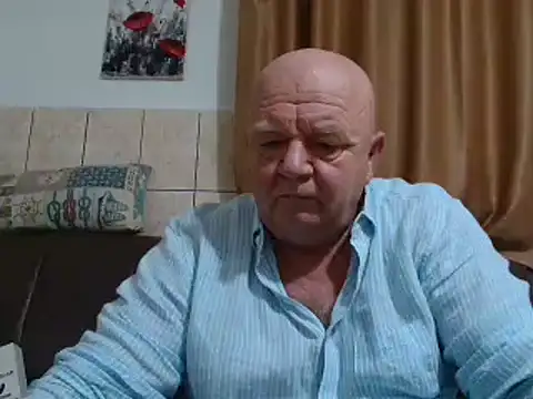 Snapshot of fullballs6 chatting on 12/15/24, 01:13 fullballs6 online show from 12/15/24, 01:13