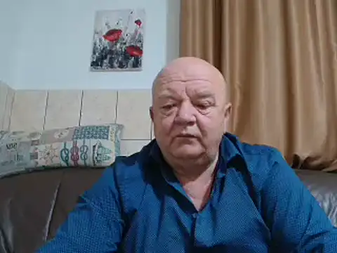 Snapshot of fullballs6 chatting on 12/18/24, 03:37 fullballs6 online show from 12/18/24, 03:37