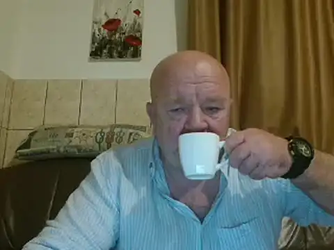 Snapshot of fullballs6 chatting on 02/01/25, 01:02 fullballs6 online show from 02/01/25, 01:02