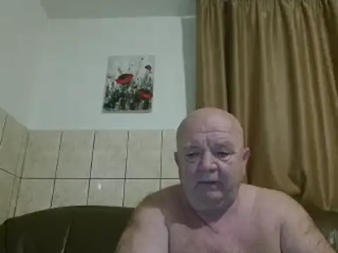 Snapshot of fullballs6 chatting on 02/06/25, 03:37 fullballs6 online show from 02/06/25, 03:37