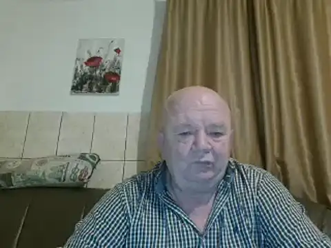 Snapshot of fullballs6 chatting on 02/17/25, 01:36 fullballs6 online show from 02/17/25, 01:36