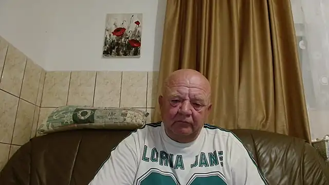 Snapshot of fullballs6 chatting on 09/09/25, 12:54 fullballs6 online show from 09/09/25, 12:54