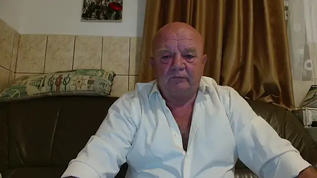 Snapshot of fullballs6 chatting on 09/24/25, 12:36 fullballs6 online show from 09/24/25, 12:36