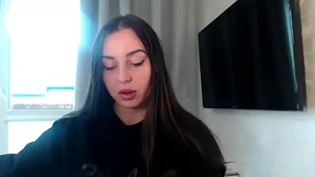 courtneyPerfect online show from 10/16/25, 02:18