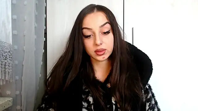 courtneyPerfect online show from 04/11/26, 07:45