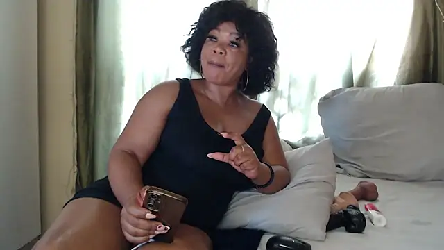 Foxybrownxx1 online show from 01/15/26, 07:02