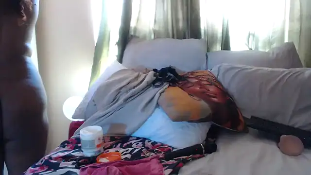 Foxybrownxx1 online show from 03/11/26, 09:48