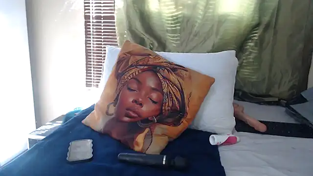 Foxybrownxx1 online show from 04/07/26, 07:20