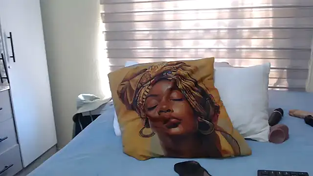 Foxybrownxx1 online show from 04/21/26, 09:26