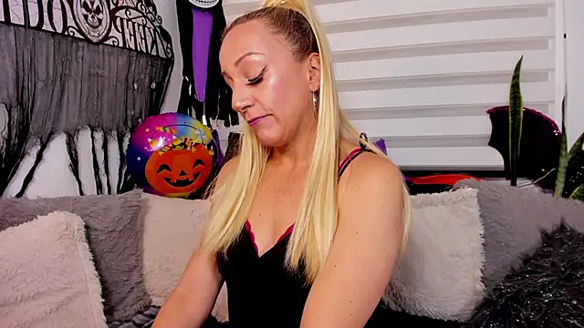 Sammykatt online show from 10/29/25, 03:58