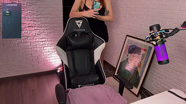 Snapshot of mirai_meeow chatting on 01/21/25, 05:09 mirai meeow online show from 01/21/25, 05:09