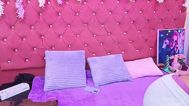 Snapshot of SamaraPrice69 chatting on 10/08/25, 12:14 SamaraPrice69 online show from 10/08/25, 12:14