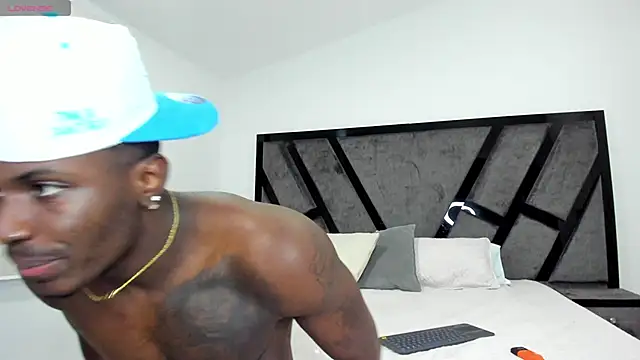 Snapshot of EthanTravis_ chatting on 01/09/25, 07:52 EthanTravis  online show from 01/09/25, 07:52