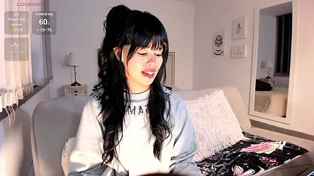 HannaKim online show from 12/10/24, 11:08