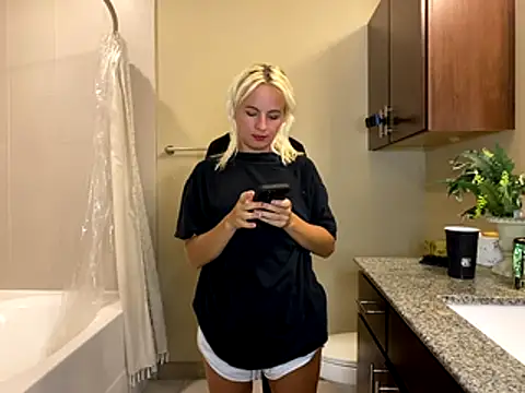 girlfriendmissy online show from 11/04/25, 12:10