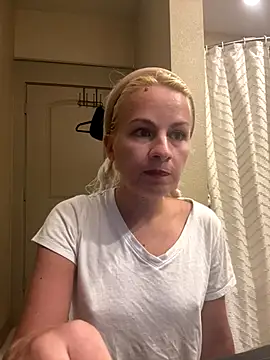 girlfriendmissy online show from 11/17/25, 12:49