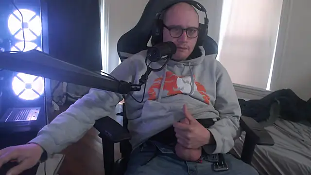 chicostick413 online show from 10/28/25, 02:53