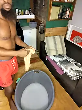 Snapshot of Chocolate_factory_man chatting on 03/14/25, 03:47 Chocolate factory man online show from 03/14/25, 03:47