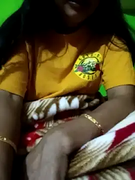 Snapshot of SAXYTannuja chatting on 11/16/25, 03:01 SAXYTannuja online show from 11/16/25, 03:01